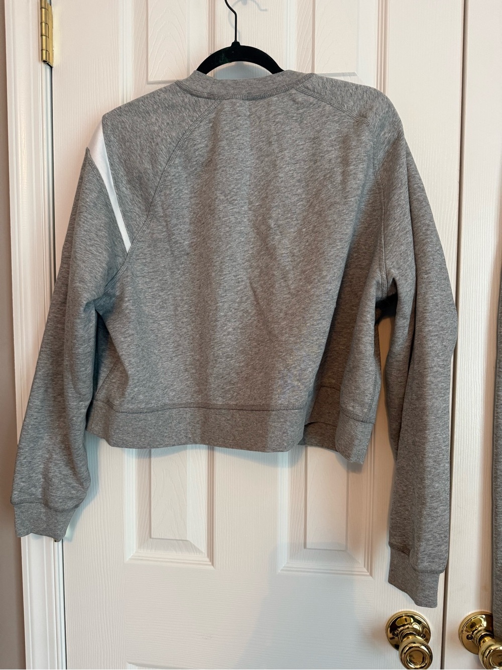 Nike Gray & White Swoosh Cropped Sweatshirt and Joggers Set - Picture 6 of 7